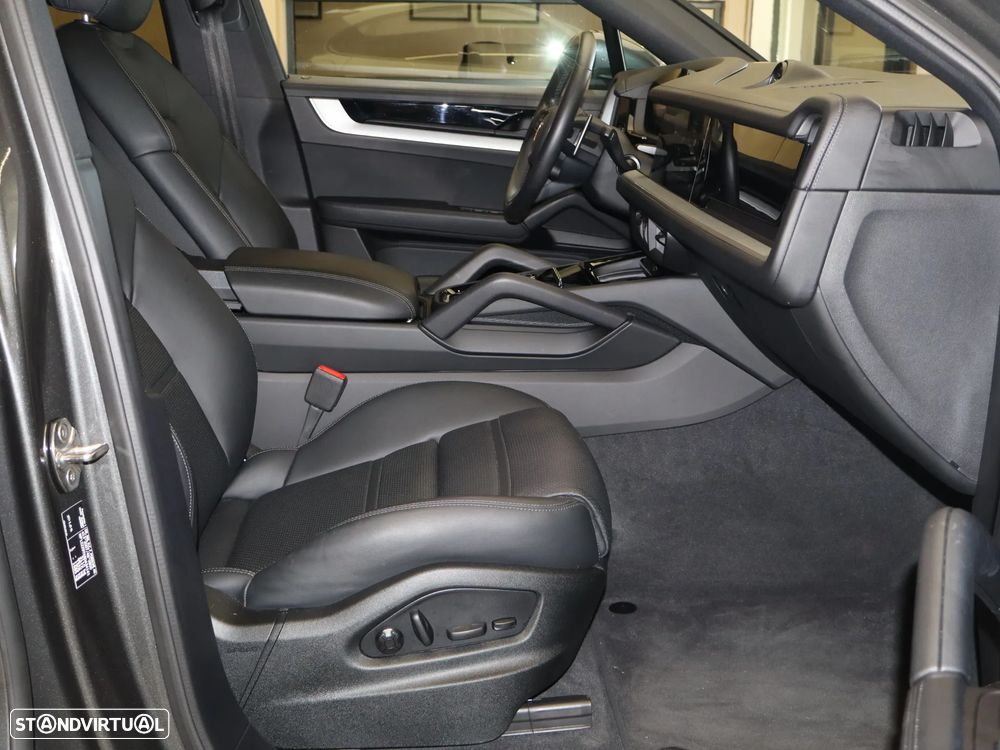 Porsche Cayenne E-Hybrid Tiptronic S - 24