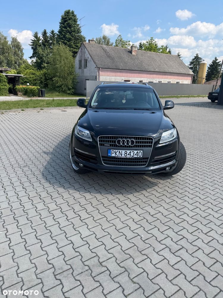 Audi Q7 - 1
