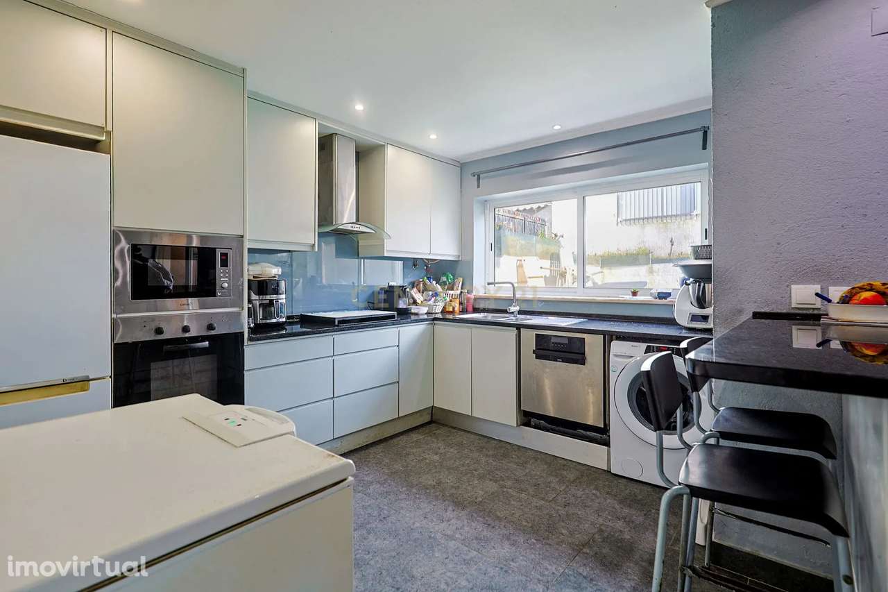 Moradia  T3 com Excelente Potencial! - Grande imagem: 4/30