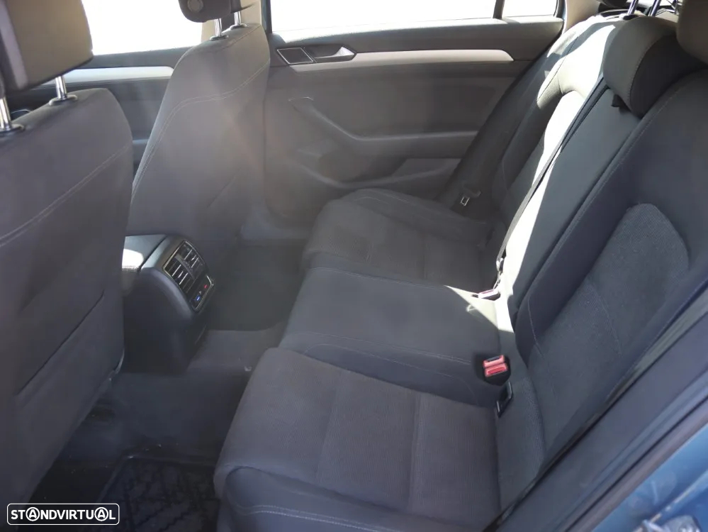 VW Passat Variant 1.6 TDI Confortline - 20