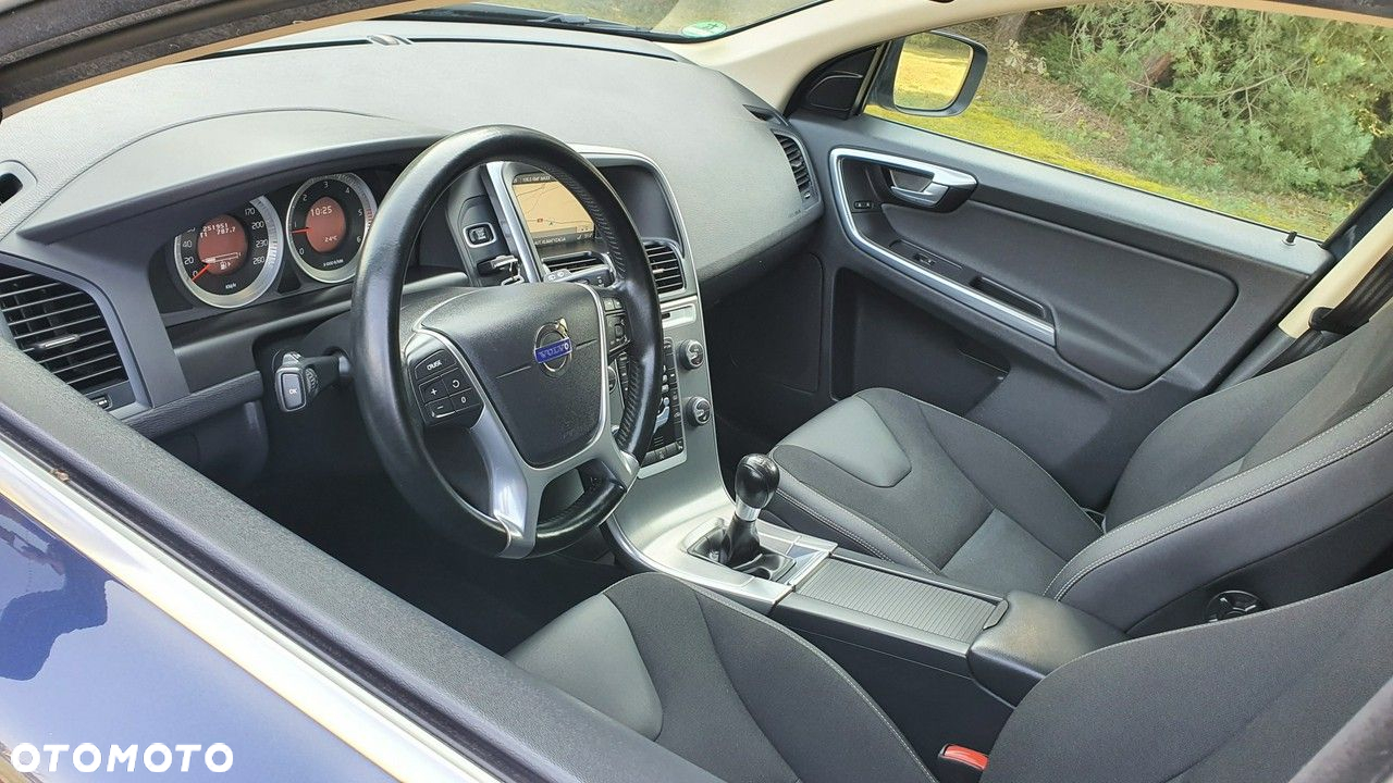 Volvo XC 60 D4 Momentum - 12