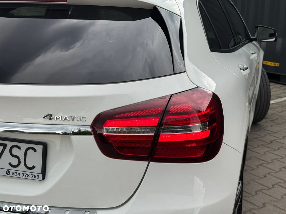 Mercedes-Benz GLA 220 4-Matic AMG Line - 11