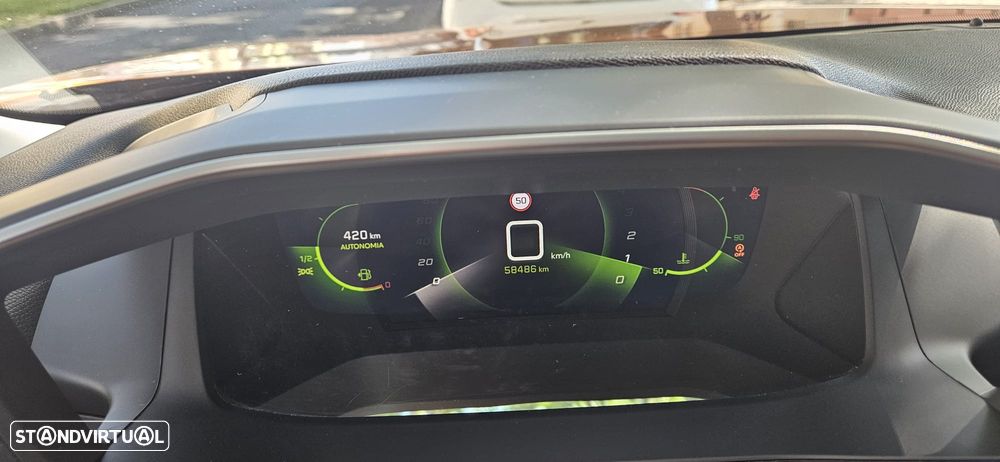Peugeot 2008 1.2 PureTech Allure Pack - 17