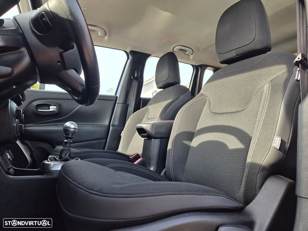 Jeep Renegade 1.0 T Limited - 27