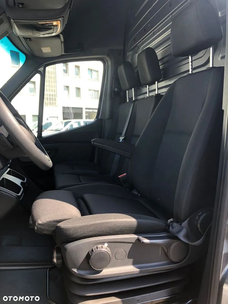 Mercedes-Benz Sprinter - 21