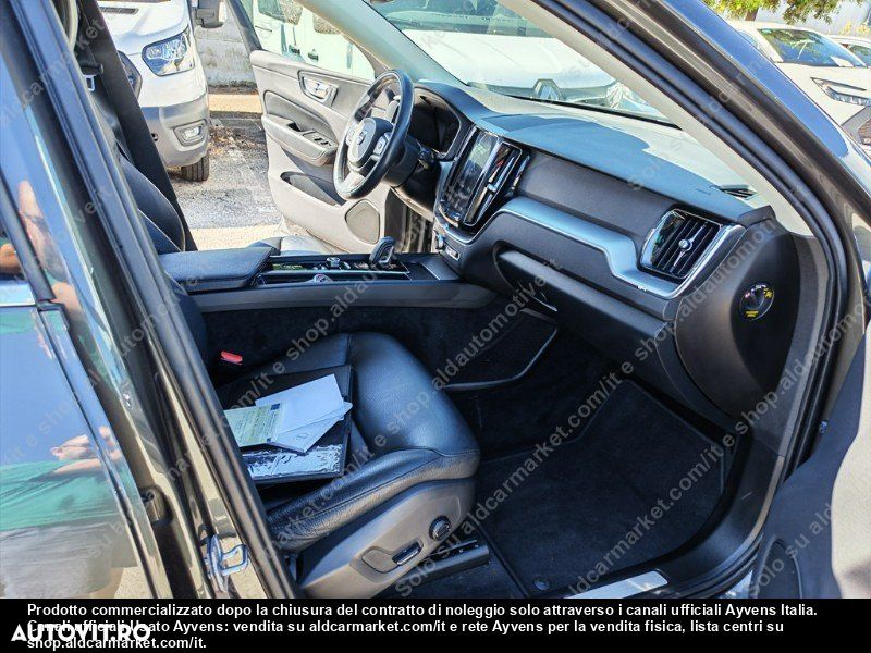 Volvo XC 60 T8 Twin Engine AWD Momentum - 9