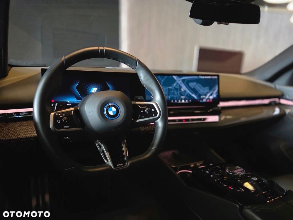 BMW Seria 5 550e xDrive PHEV M Sport - 13