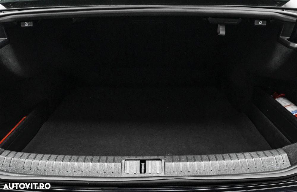 Volkswagen Passat 2.0 TDI DSG Advance - 24