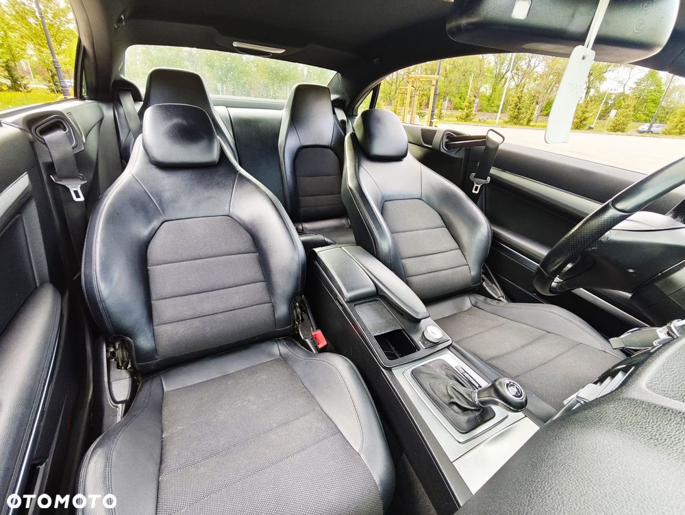 Mercedes-Benz Klasa E 220 CDI DPF BlueEFFICIENCY 7G-TRONIC Avantgarde - 32