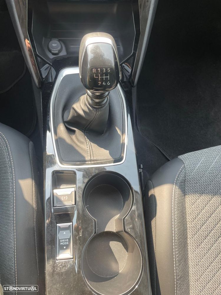 Peugeot 208 ver-puretech-110-stop-start-allure - 17