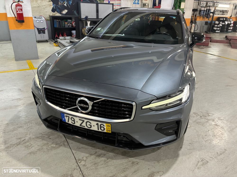 Volvo V60 2.0 D4 R-Design Geartronic — fotografia 2