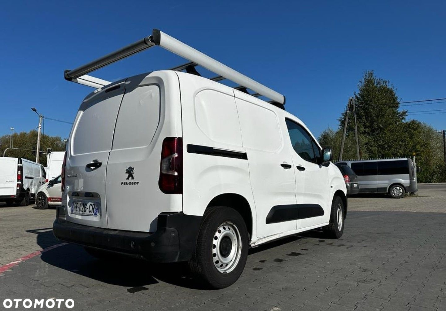 Peugeot Partner Peugeot Partner  1.6 HDI bagaznik dachowy 3 osobowy Navi czujniki tył + przód - 5