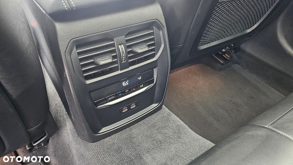 BMW Seria 3 320d xDrive Luxury Line - 17