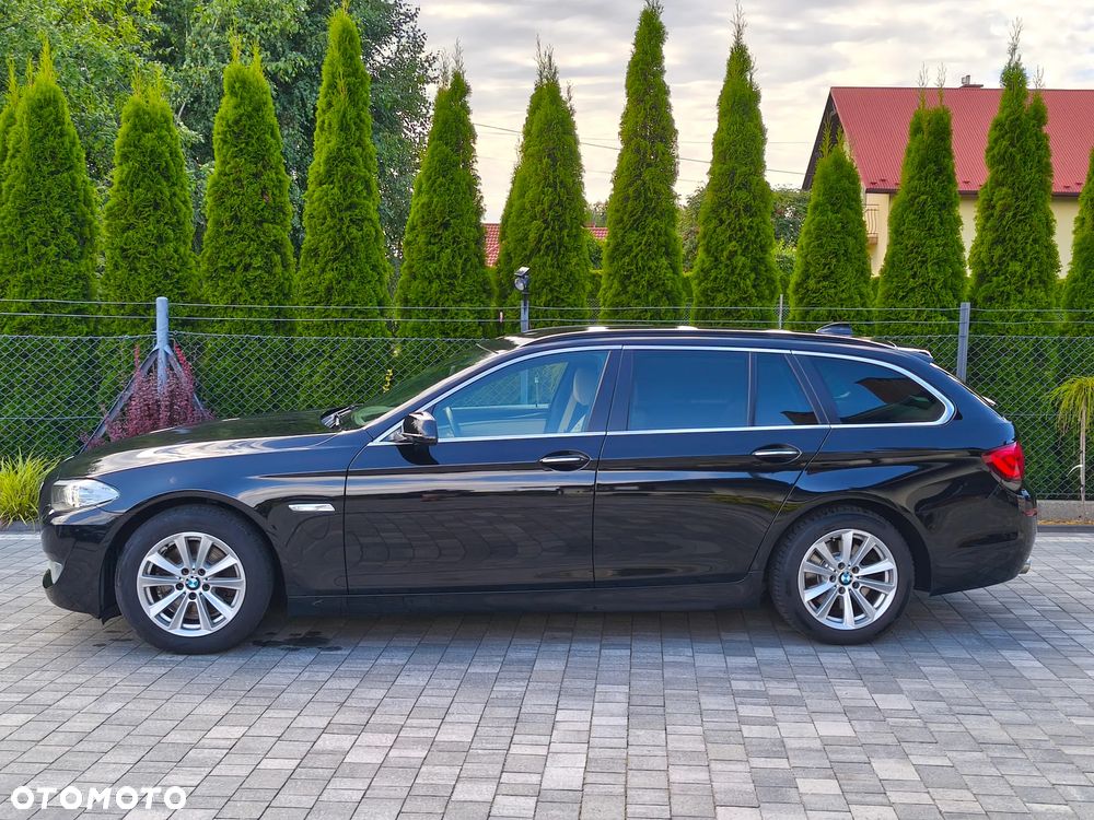 BMW Seria 5 520d Touring Luxury Line - 4