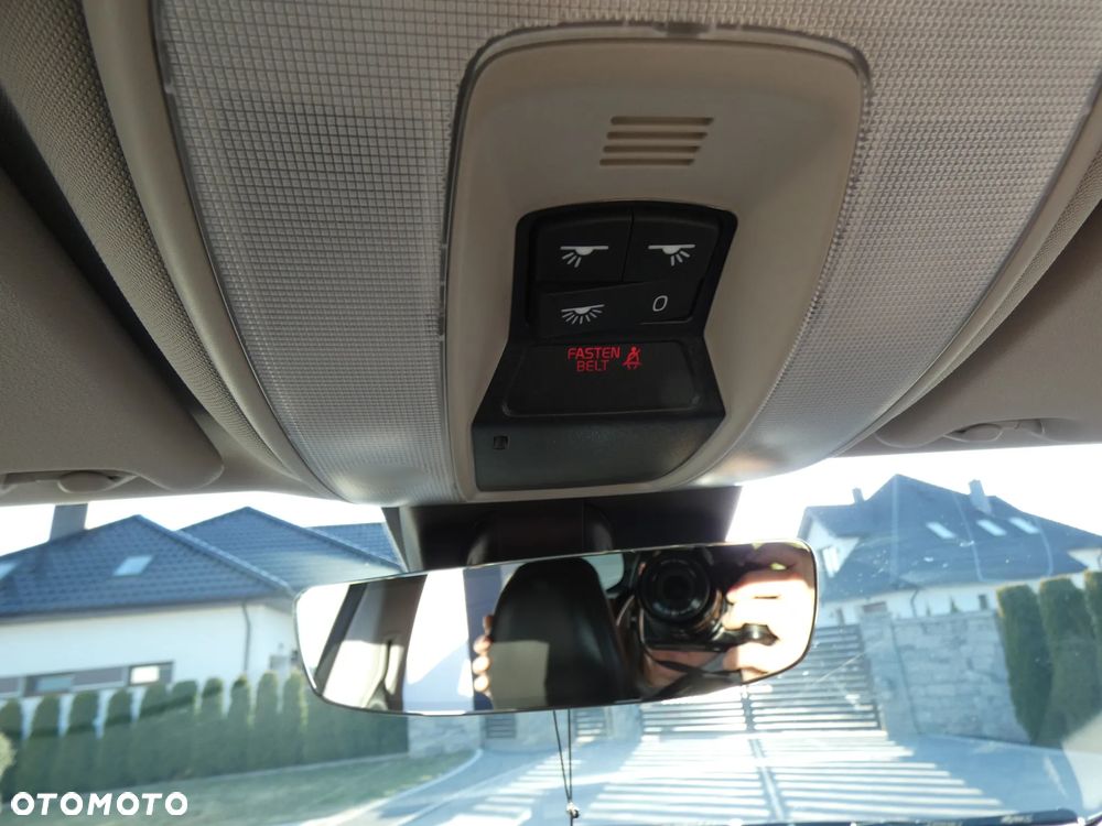 Volvo XC 60 D5 AWD Geartronic Summum - 33