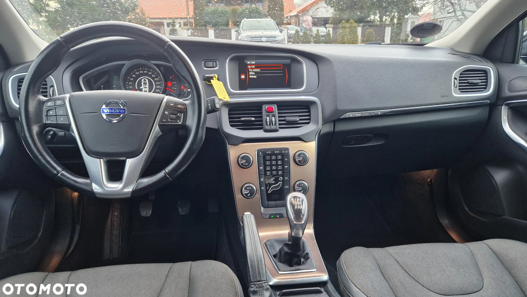 Volvo V40 - 23