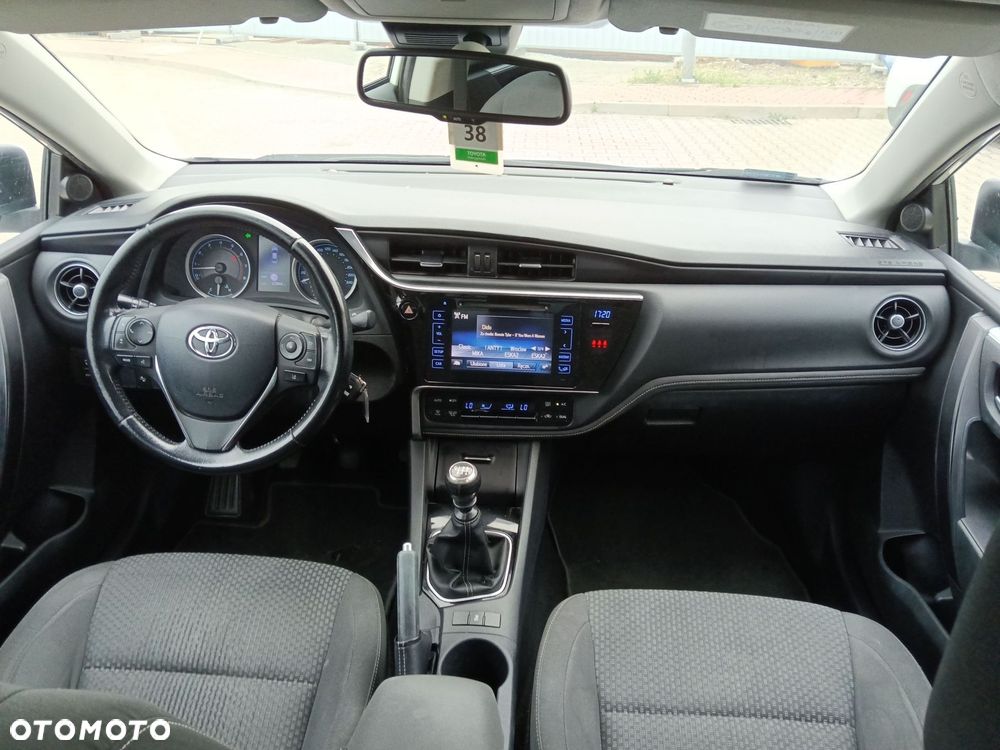 Toyota Corolla 1.6 Comfort - 9