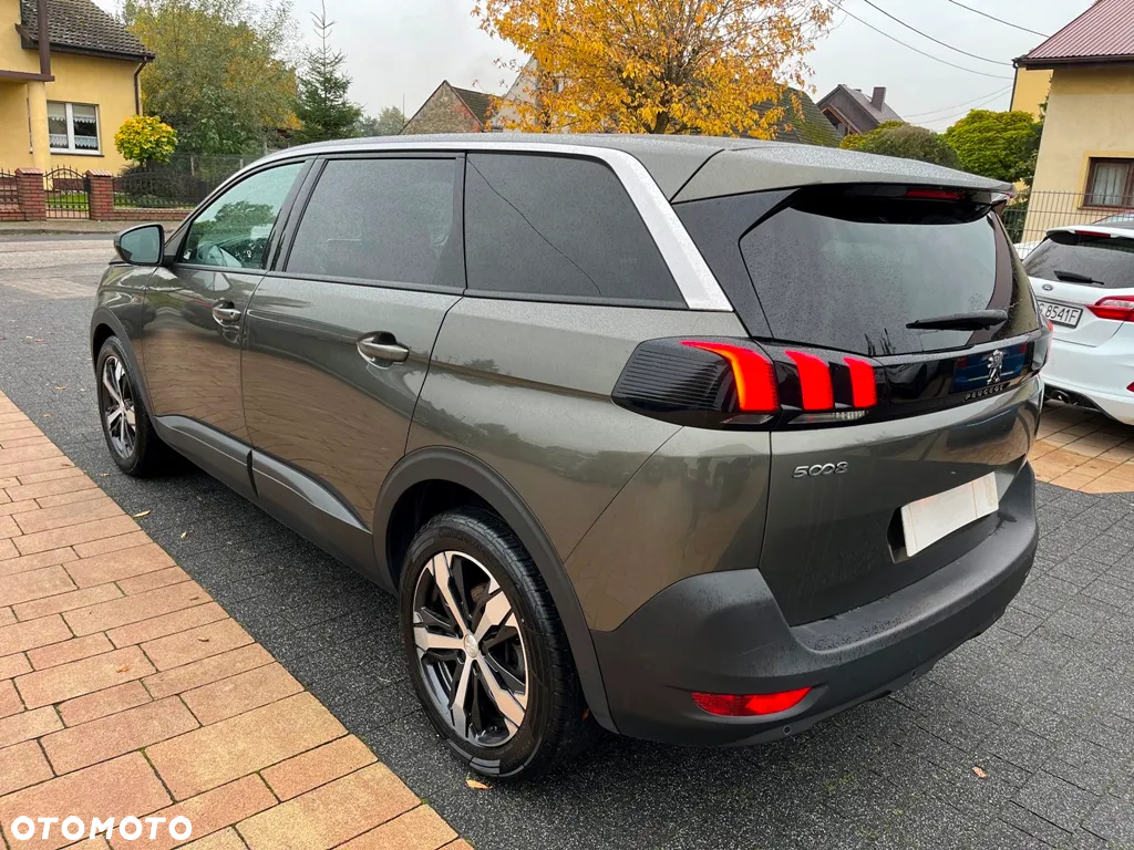 Peugeot 5008 - 3