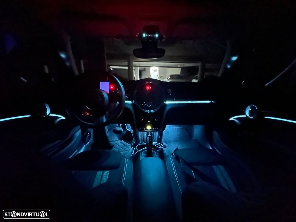 MINI 3 Portas Cooper SE Essential - 17