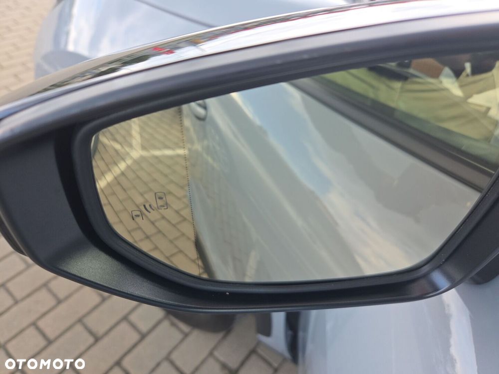 Lexus LBX 1.5 Hybrid Emotion - 11