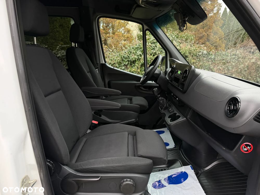 Mercedes-Benz SPRINTER - 14
