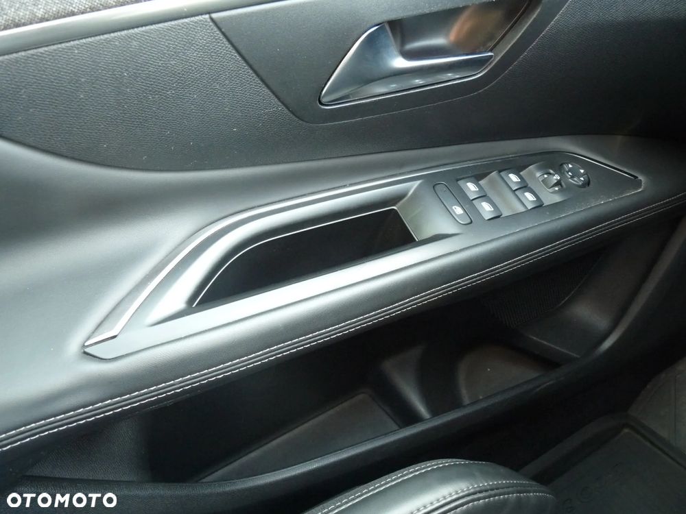 Peugeot 3008 1.6 THP Allure S&S EAT6 - 27