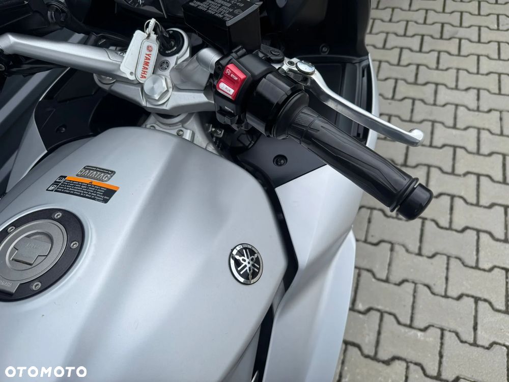 Yamaha FJR - 10