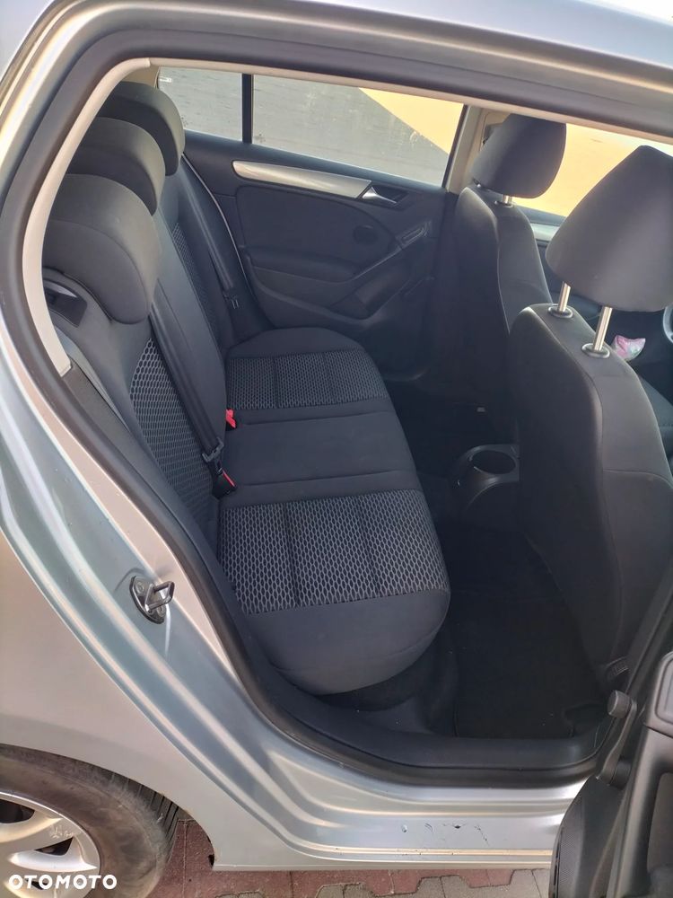 Volkswagen Golf 1.6 TDI DPF BlueMotion - 23