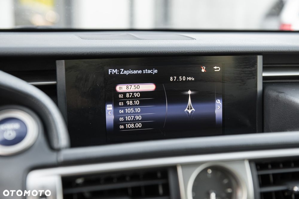 Lexus IS 300h Business - 26