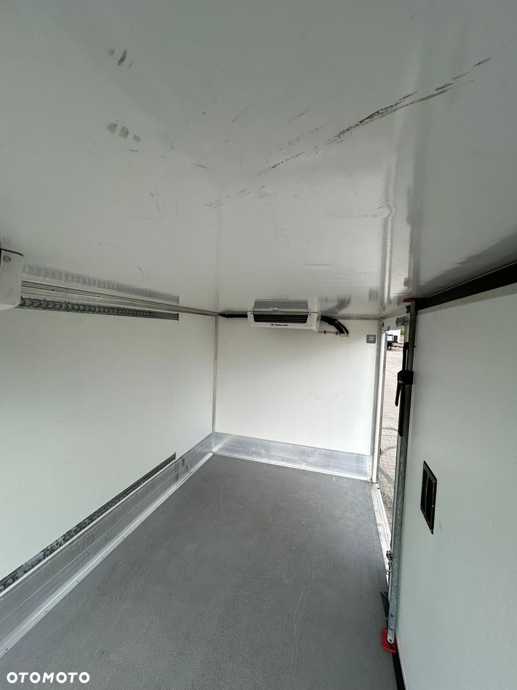 Mercedes-Benz Sprinter - 12