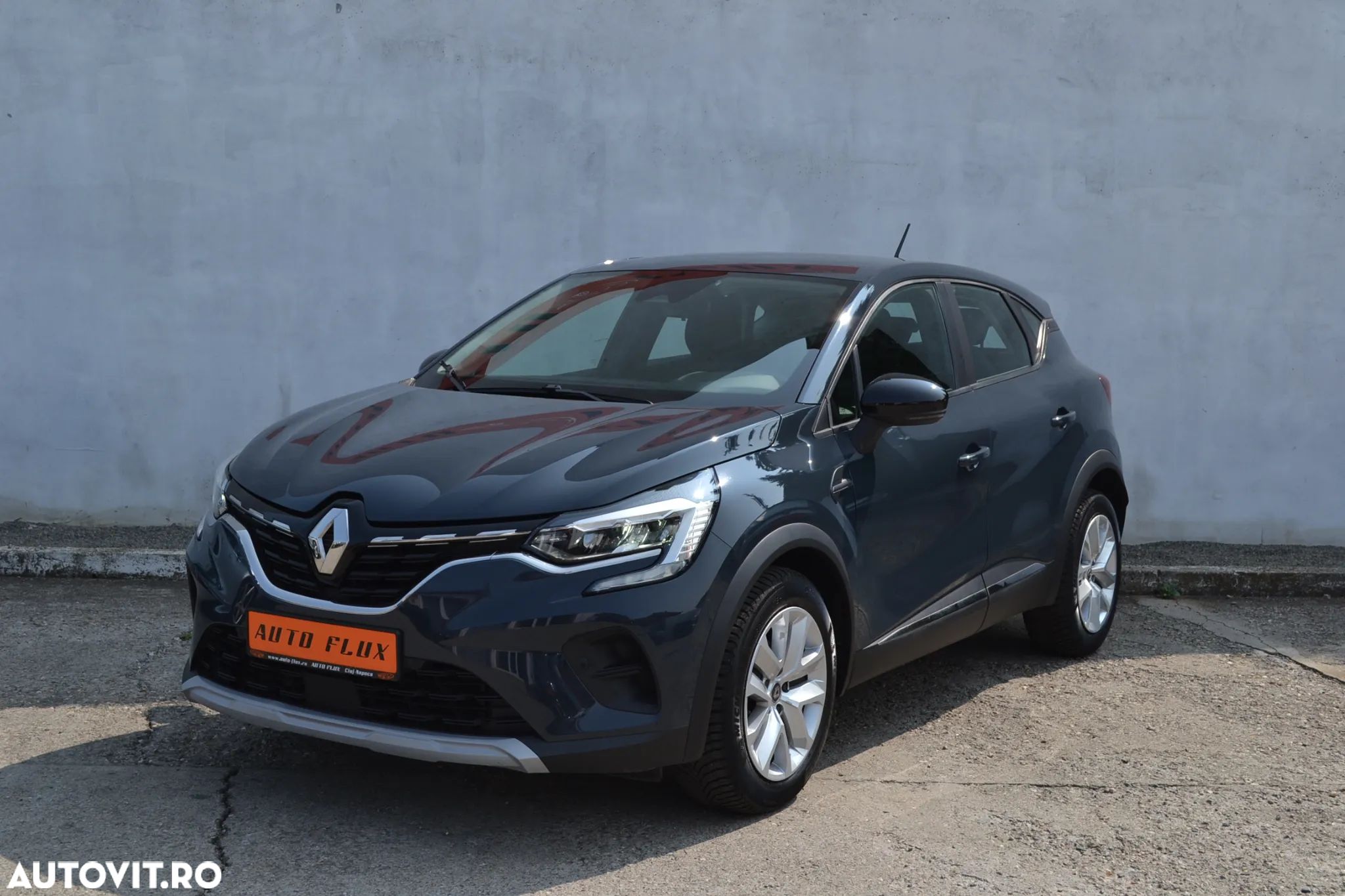 Renault Captur - 1