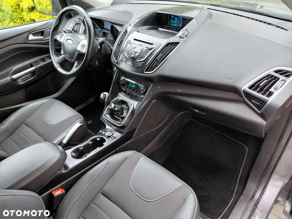 Ford Kuga 1.6 EcoBoost 2x4 Titanium - 26
