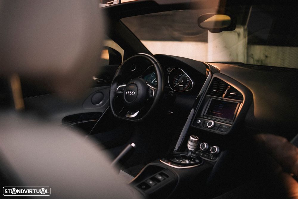 Audi R8 Spyder 5.2 FSi V10 quattro R tronic - 38