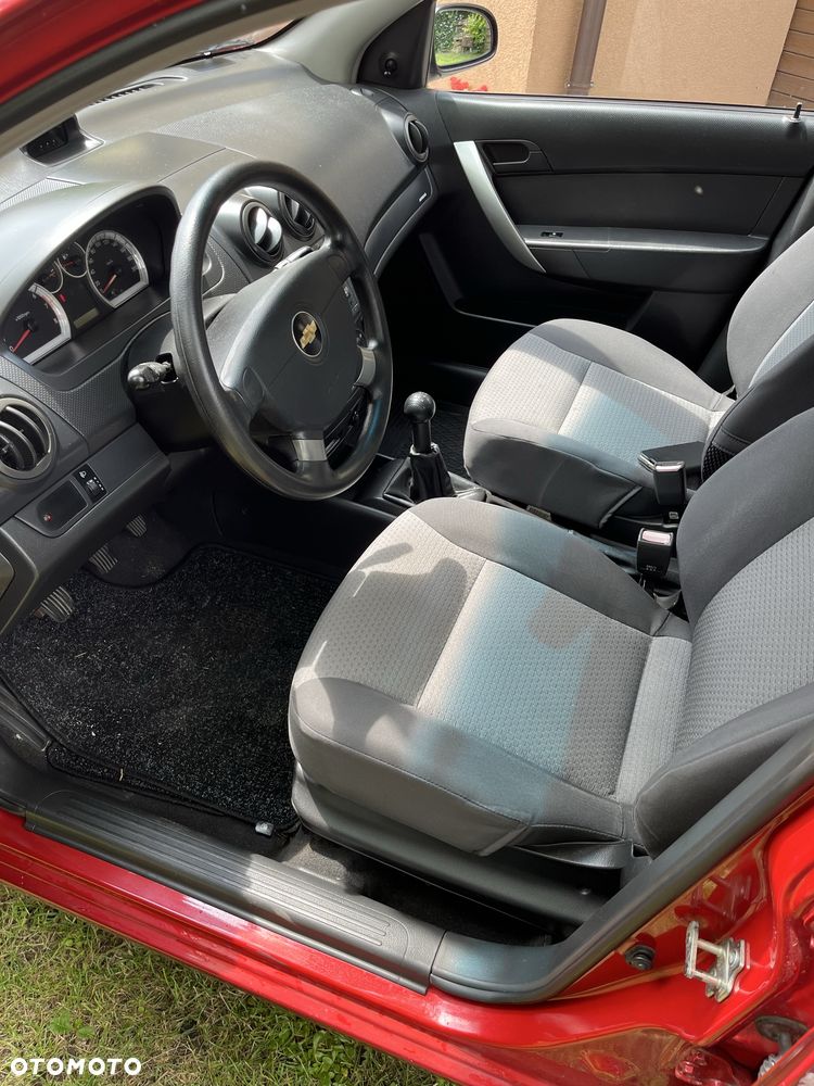 Chevrolet Aveo - 4