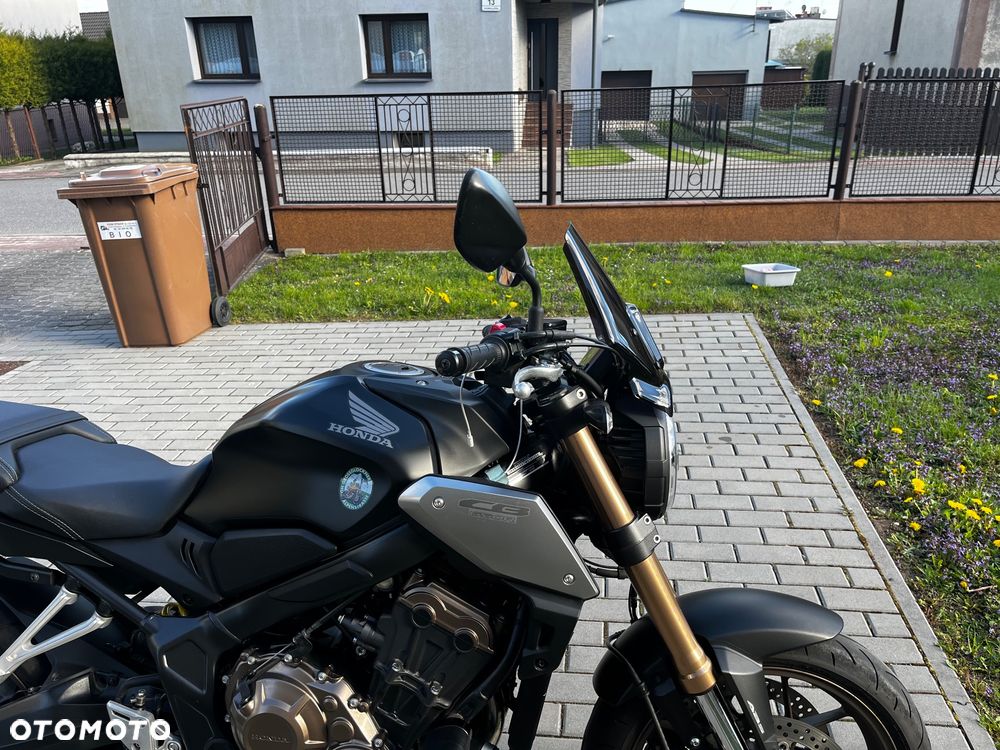 Honda CB - 8