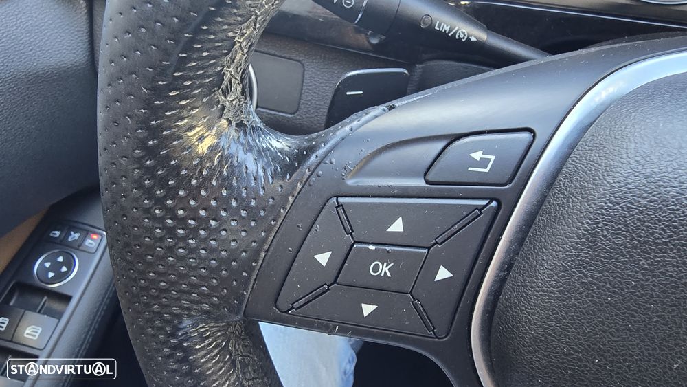 Mercedes-Benz E 300 Bluetec Hybrid Avantgarde - 32