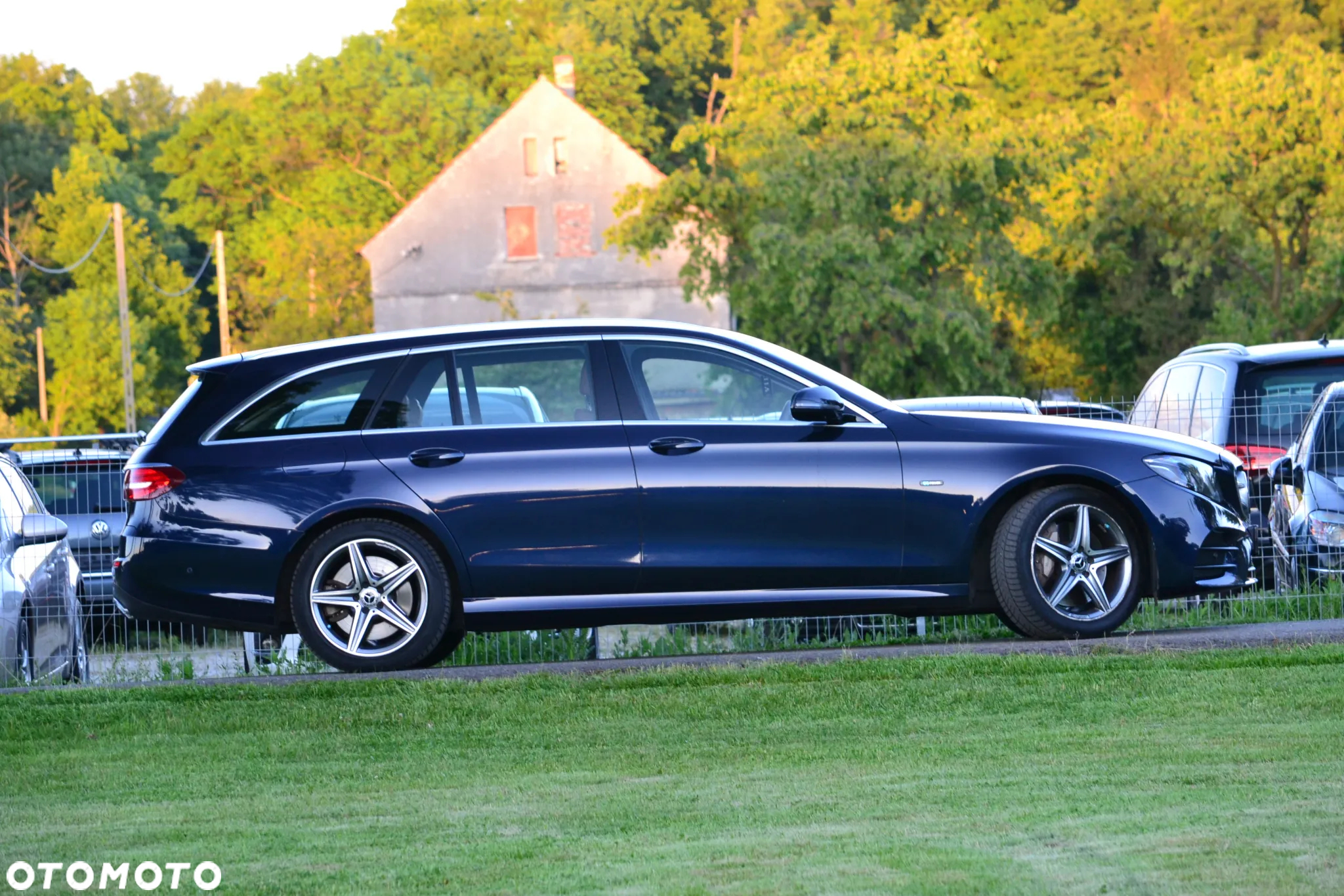 Mercedes-Benz Klasa E 300 de AMG - 6