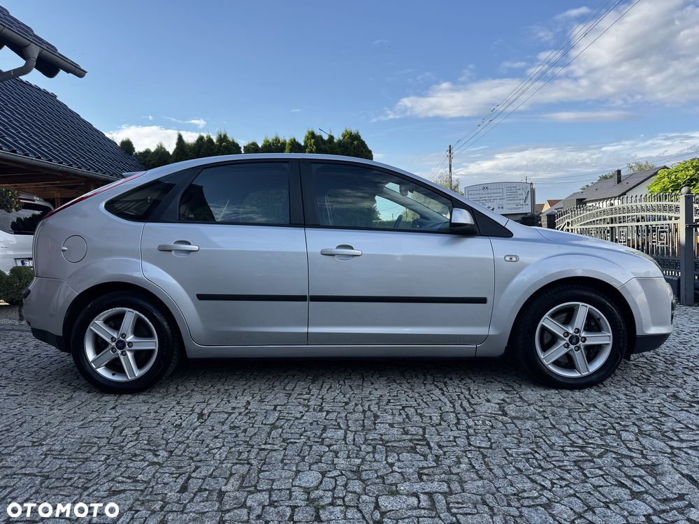 Ford Focus 2.0 16V Sport - 4