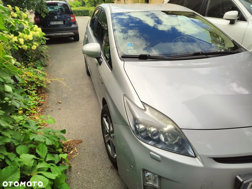 Toyota Prius - 25
