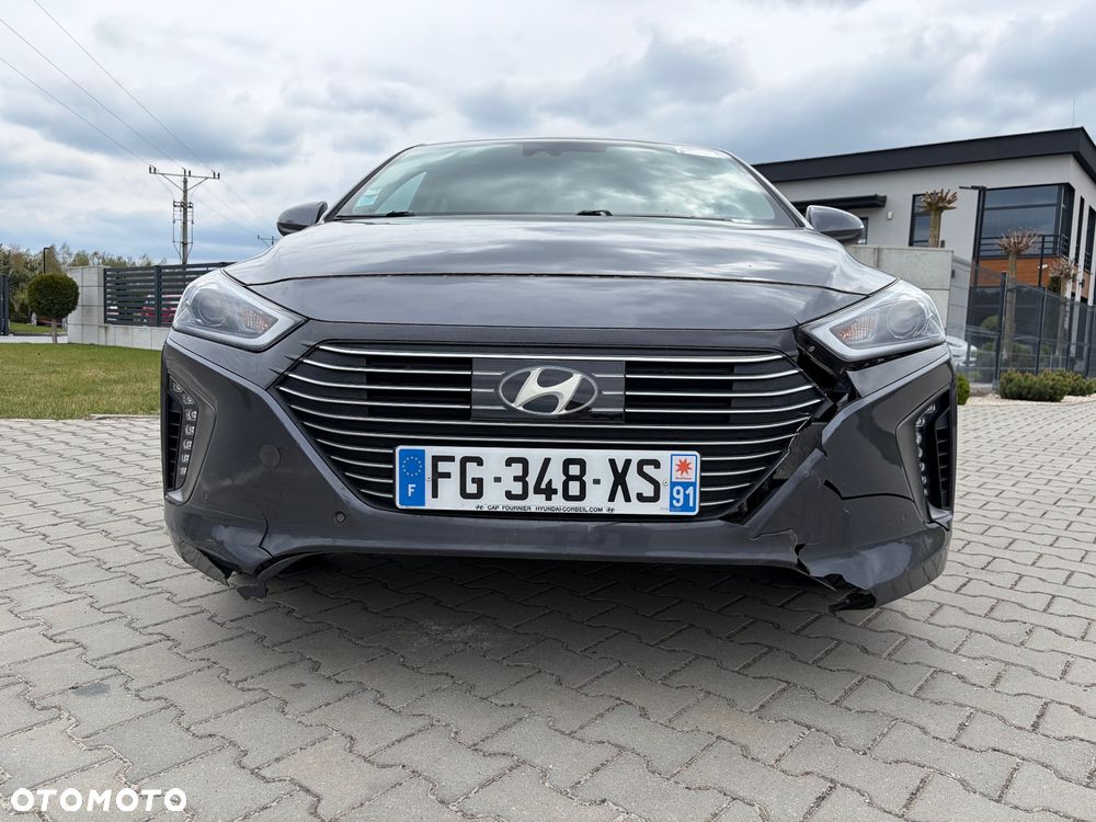 Hyundai IONIQ Hybrid Business - 11