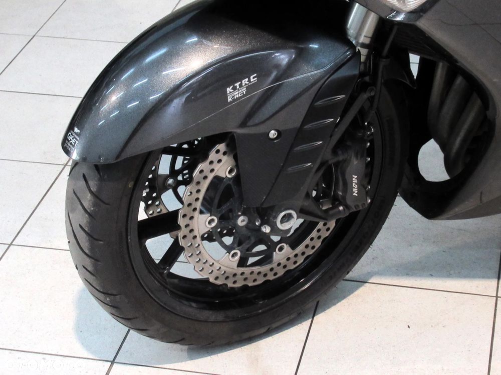 Kawasaki GTR - 29