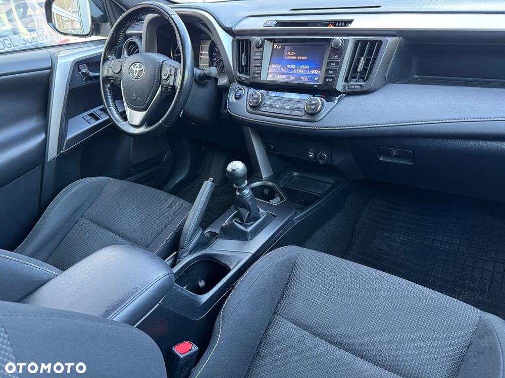Toyota RAV4 2.0 D-4D Premium 4x2 - 6