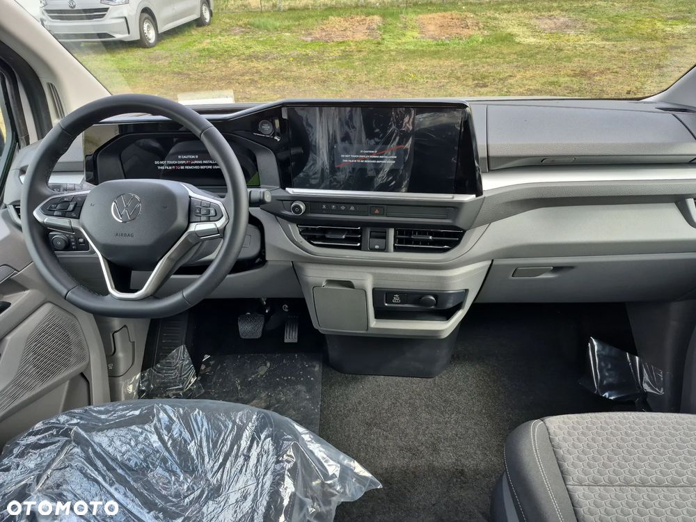 Volkswagen Caravelle - 10