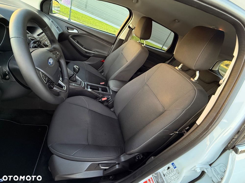 Ford Focus 1.6 Titanium - 26