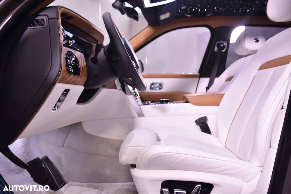 Rolls-Royce Cullinan - 30