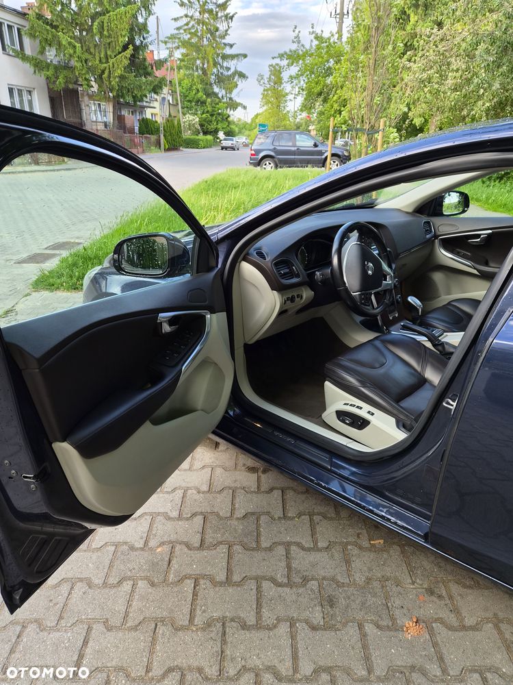Volvo V40 D2 - 8