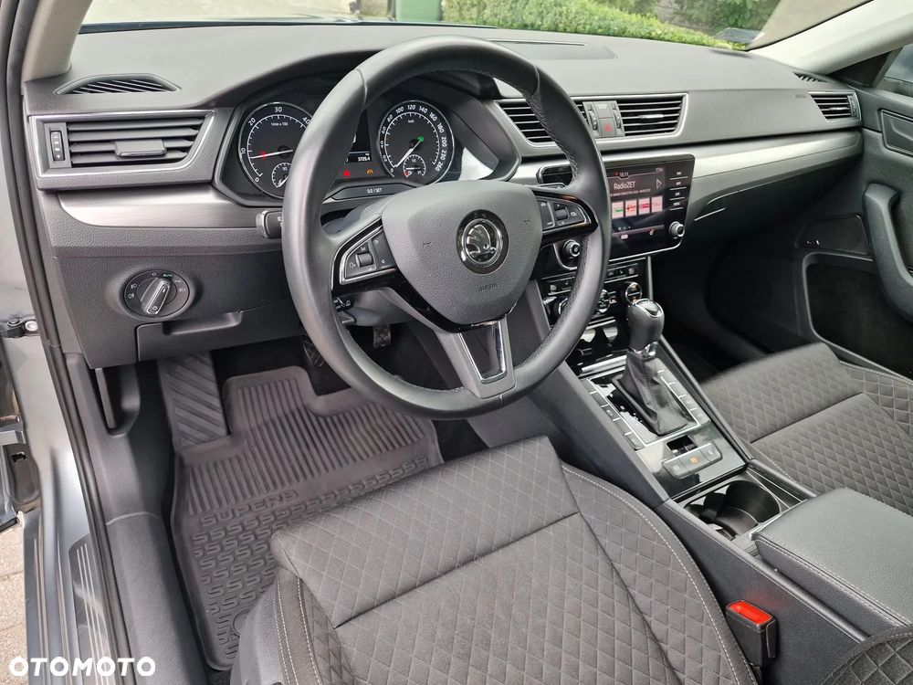 Skoda Superb 2.0 TDI Active DSG - 22