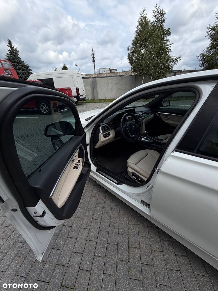 BMW Seria 3 330e iPerformance Luxury Line - 11