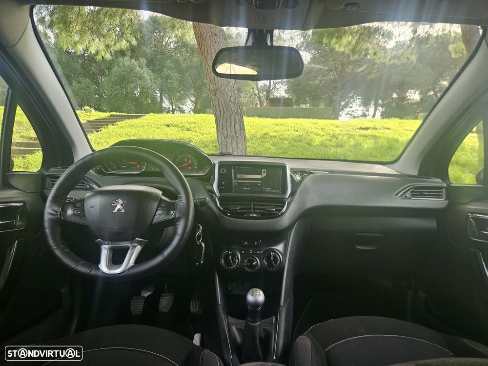 Peugeot 208 1.4 HDi - 4