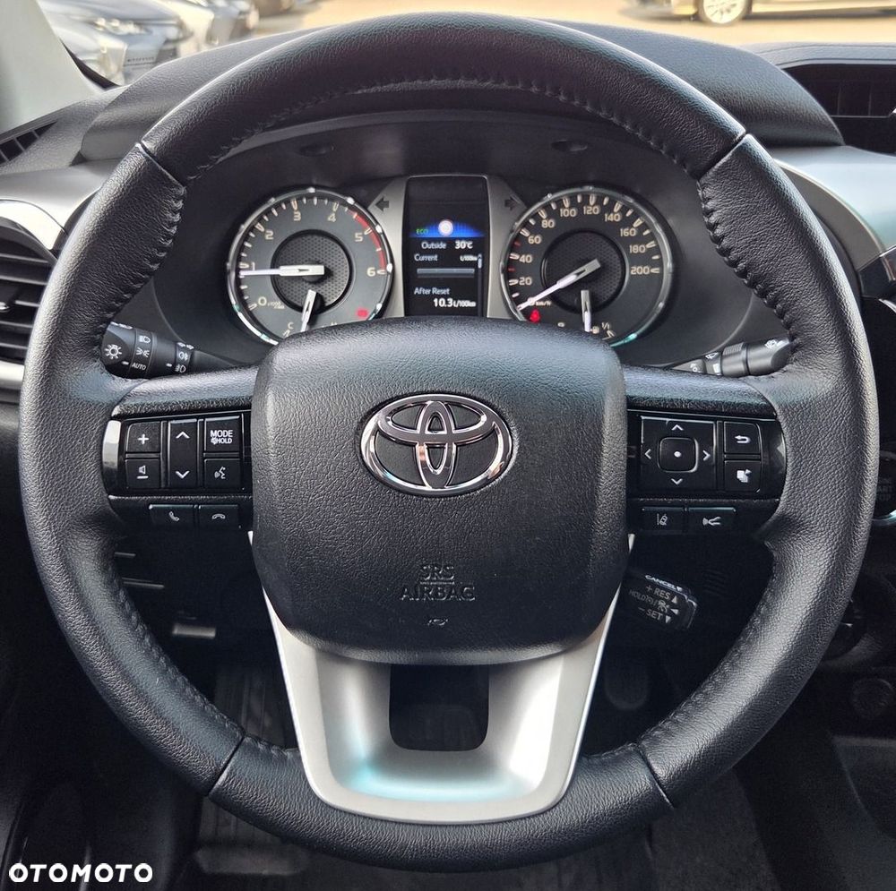 Toyota Hilux 2.8 D-4D Double Cab SR5 4x4 - 24